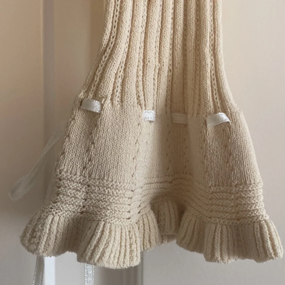 🕊️Vintage // Ruffle Knit Top🕊️ - Picture 4 of 8